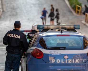 Concorso Polizia di Stato 2025: calendario prove scritte e banche dati ufficiali