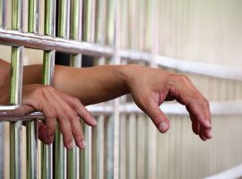 Immagine di anteprima per Emergenza violenze e suicidi in carcere: l'allarme dell'Associazione Antigone