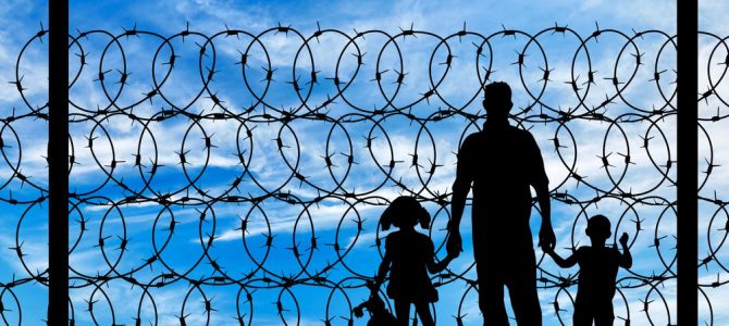 Immagine in evidenza del post: Trattenimento migranti nei CPR: servono regole più chiare per la Corte Costituzionale