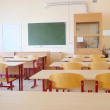 Scuole elementari aperte anche nel mese di luglio? La proposta che fa discutere