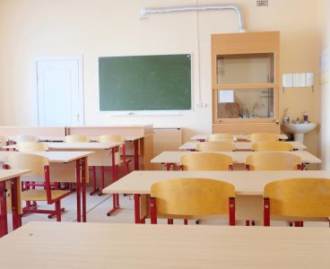 Scuole elementari aperte anche nel mese di luglio? La proposta che fa discutere